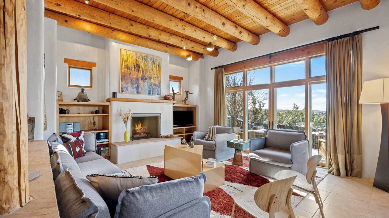 Photo of Livingroom in Tesuque