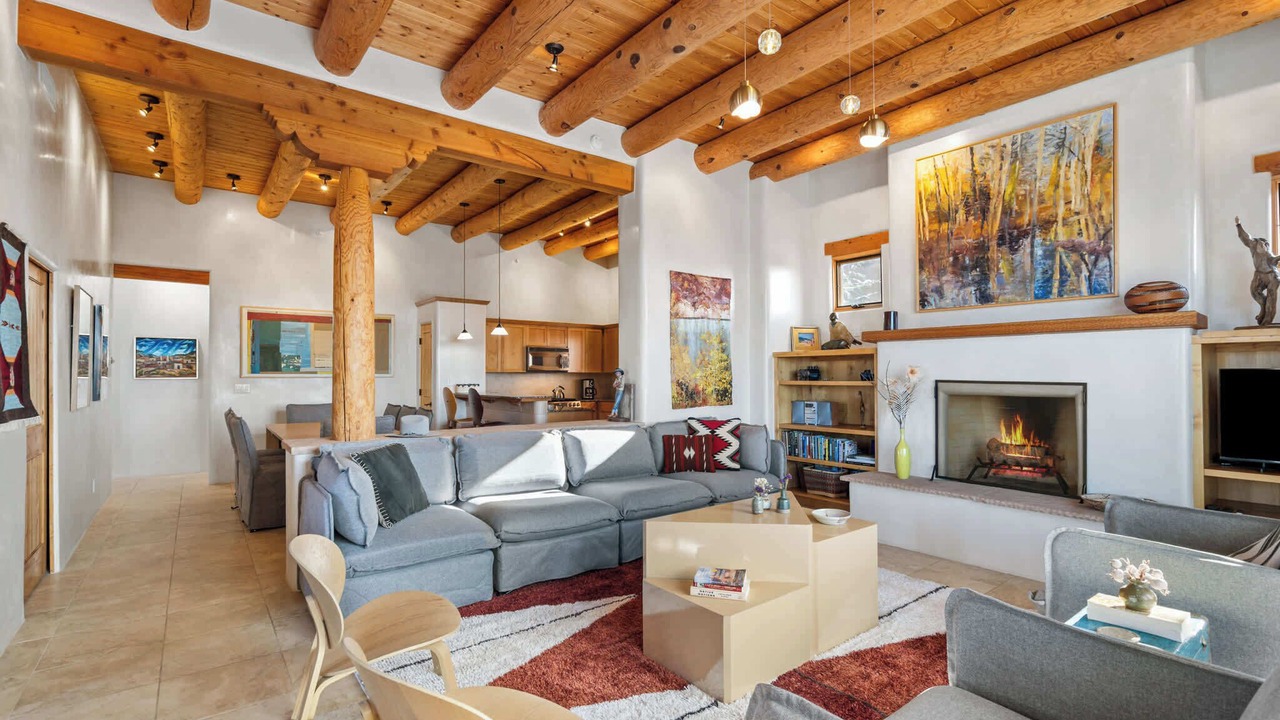 Photo of Livingroom in Tesuque