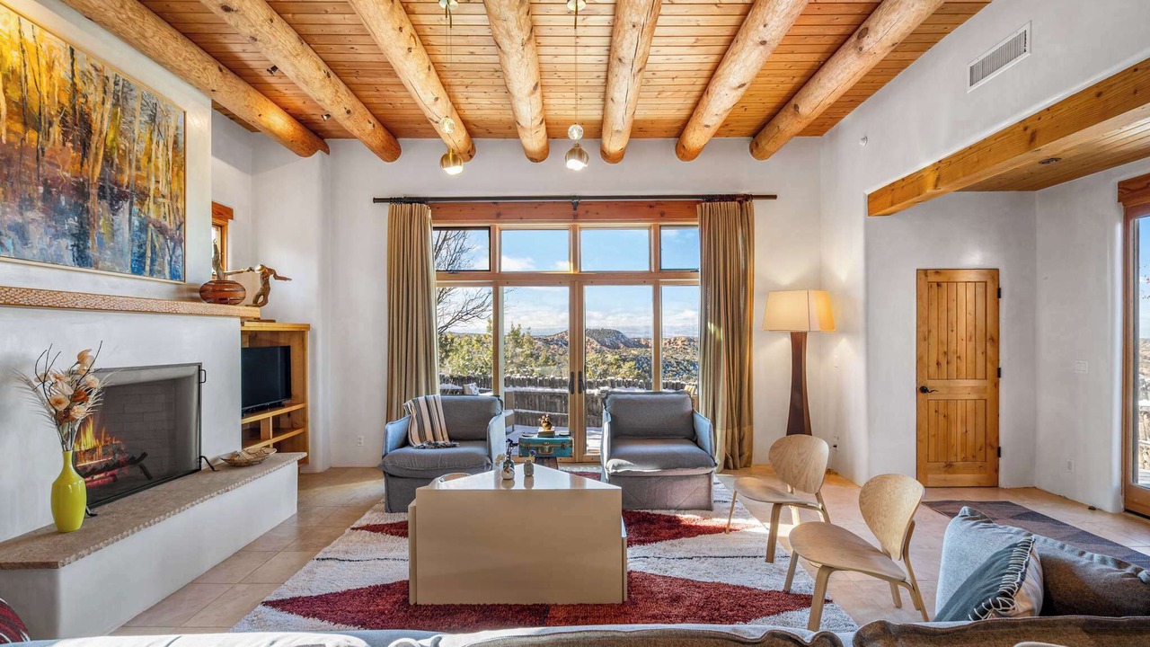 Photo of Livingroom in Tesuque