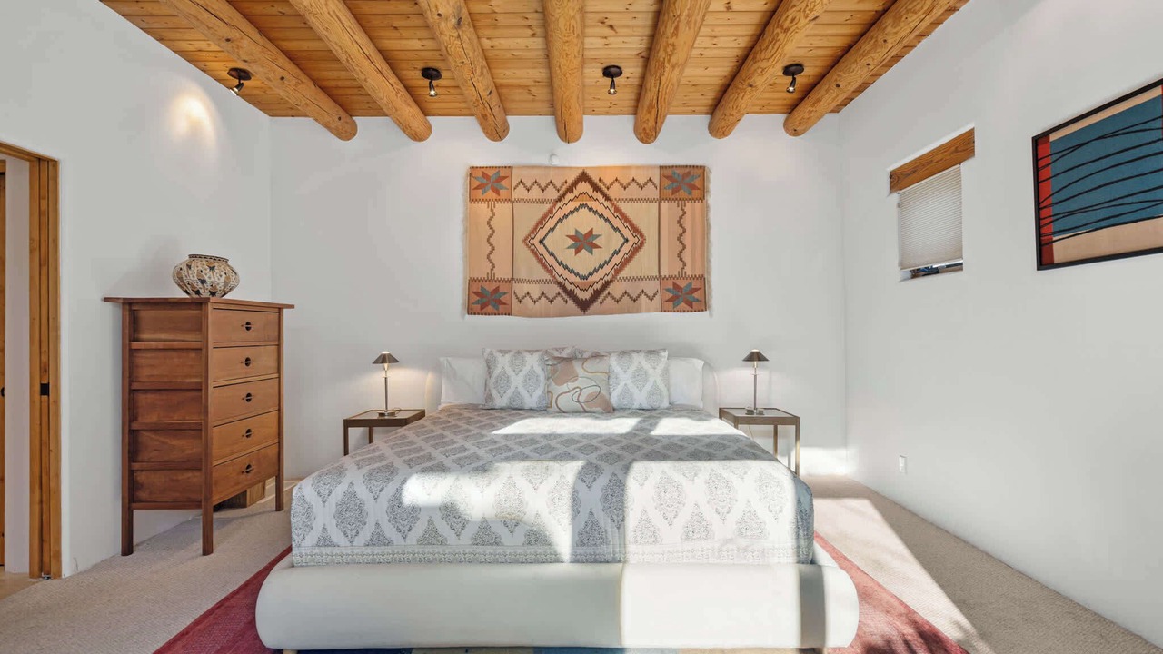 Photo of Bedroom in Tesuque