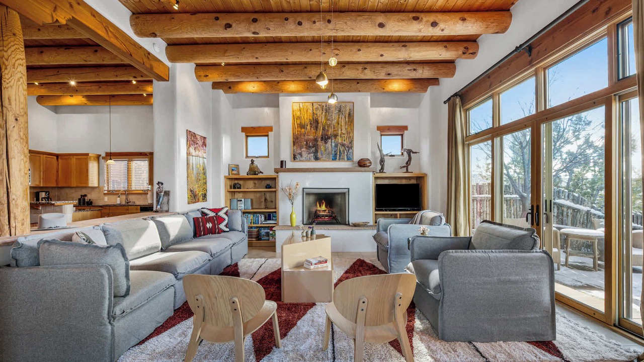 Photo of Livingroom in Tesuque