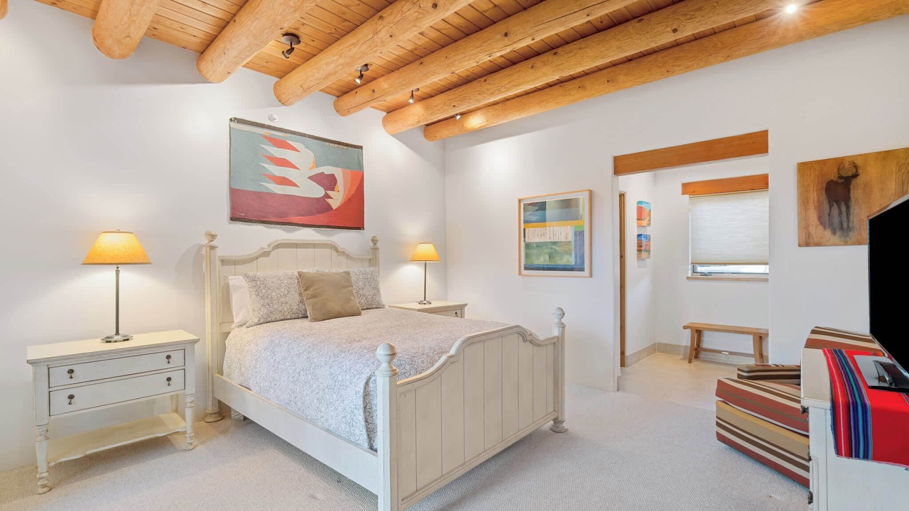 Photo of Bedroom in Tesuque