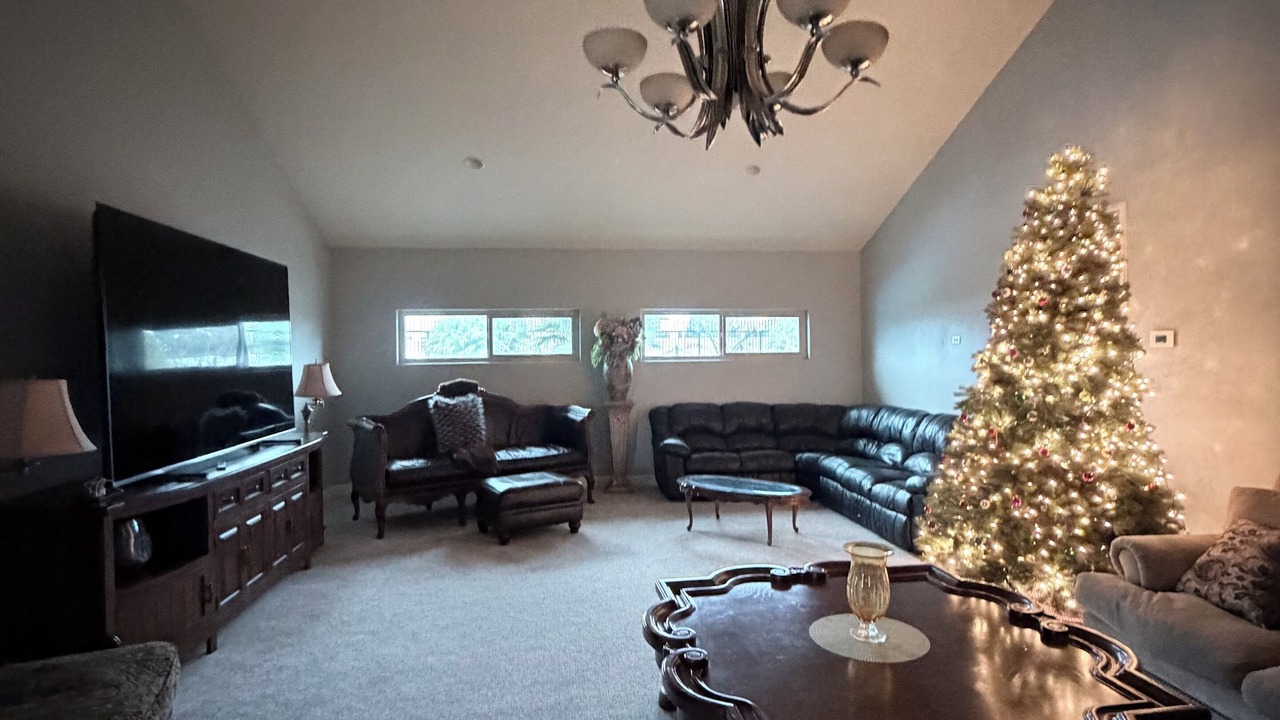 Photo of Livingroom in Willow Creek