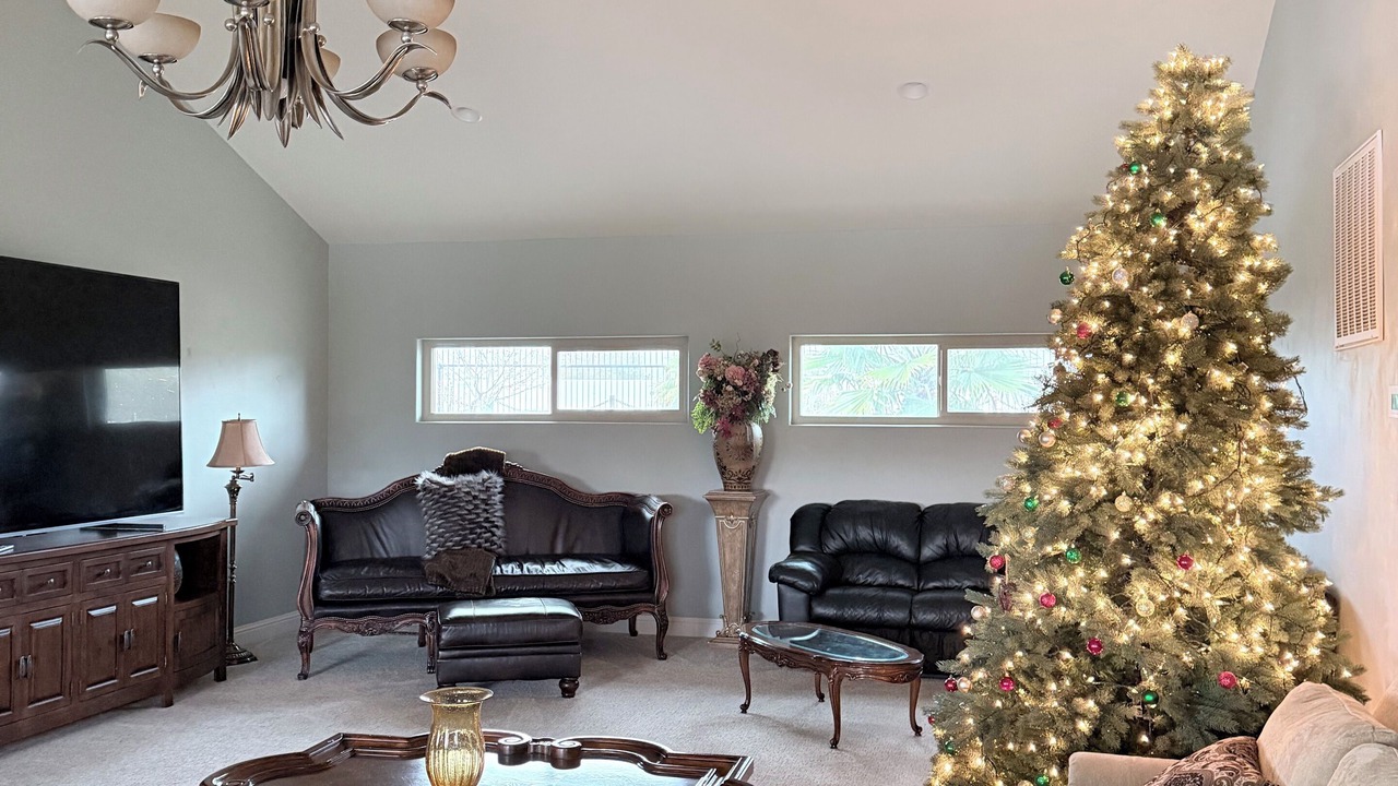 Photo of Livingroom in Willow Creek