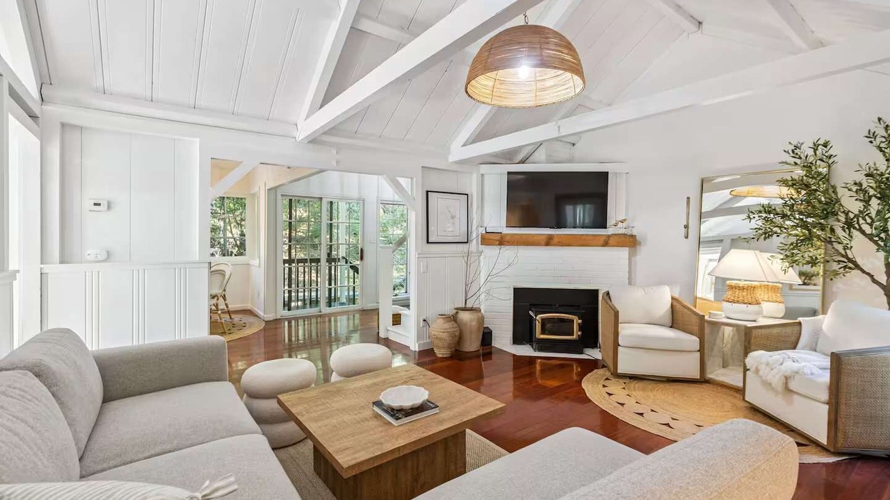 Photo of Livingroom in Kenwood