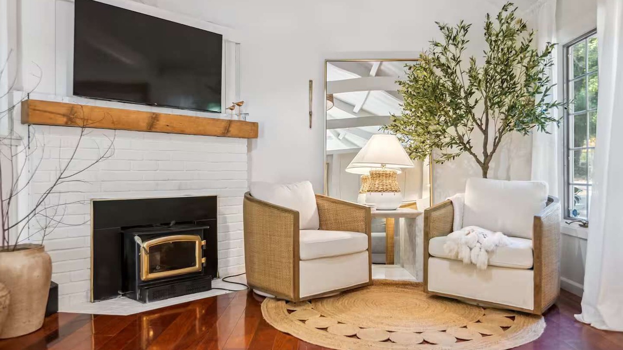 Photo of Livingroom in Kenwood