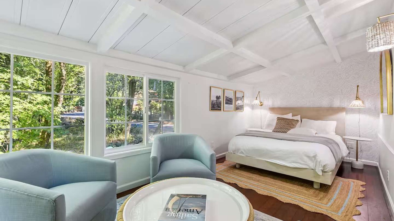 Photo of Bedroom in Kenwood