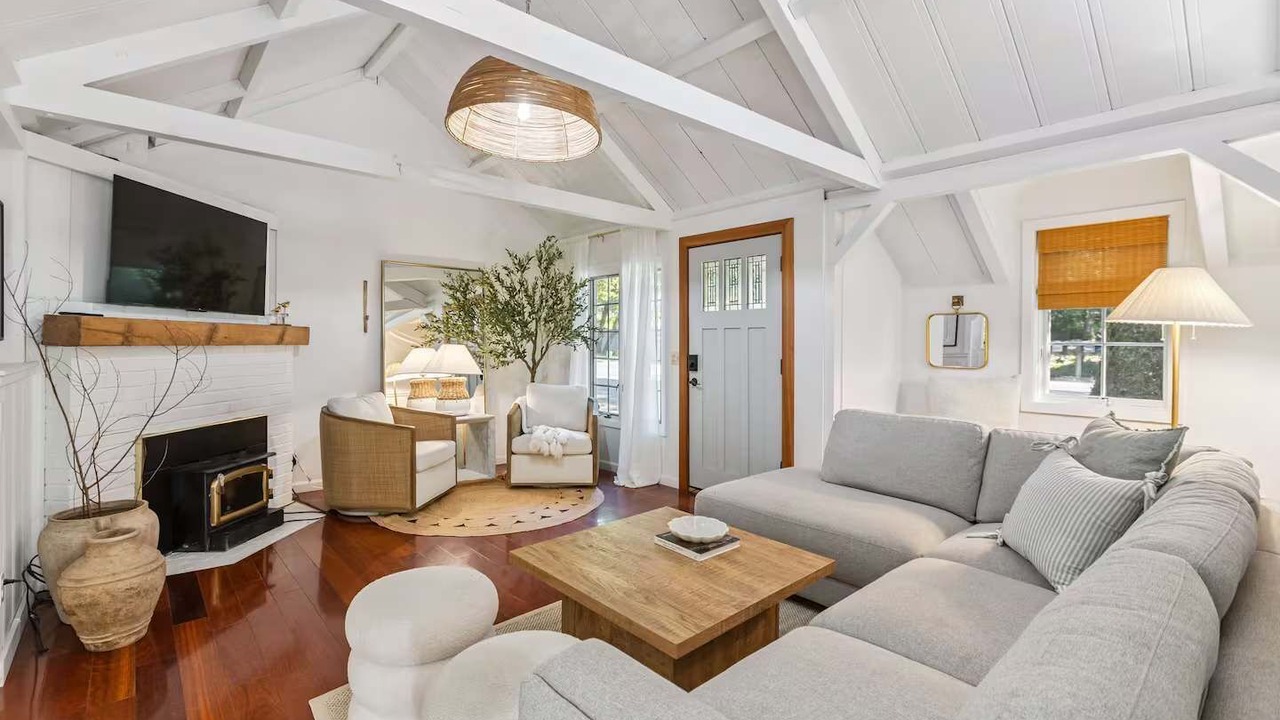 Photo of Livingroom in Kenwood