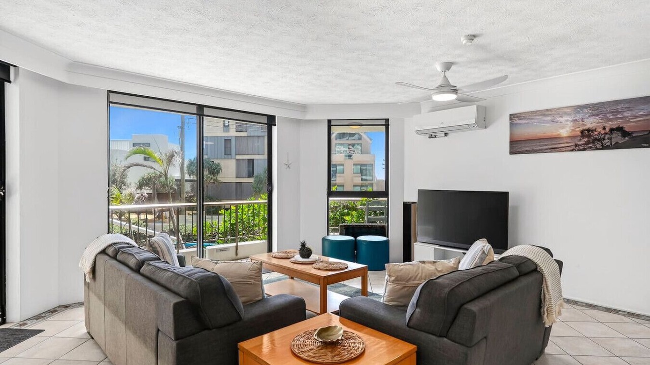 Photo of Livingroom in Main Beach