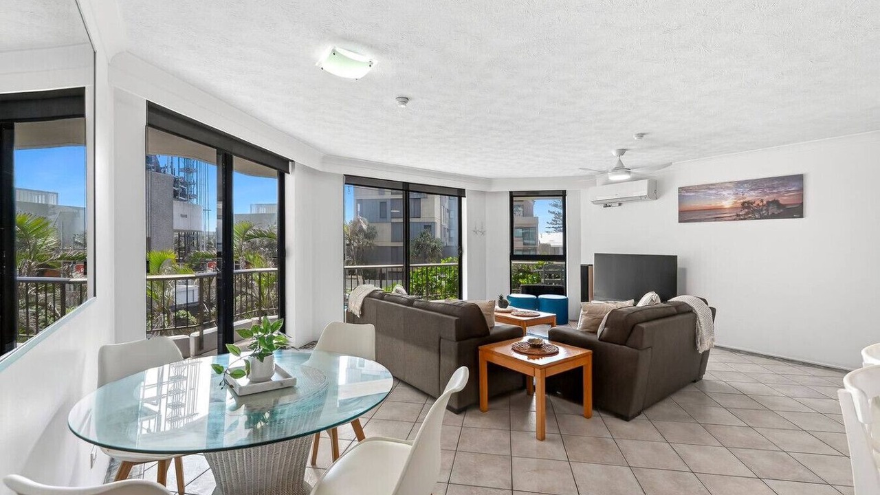 Photo of Livingroom in Main Beach