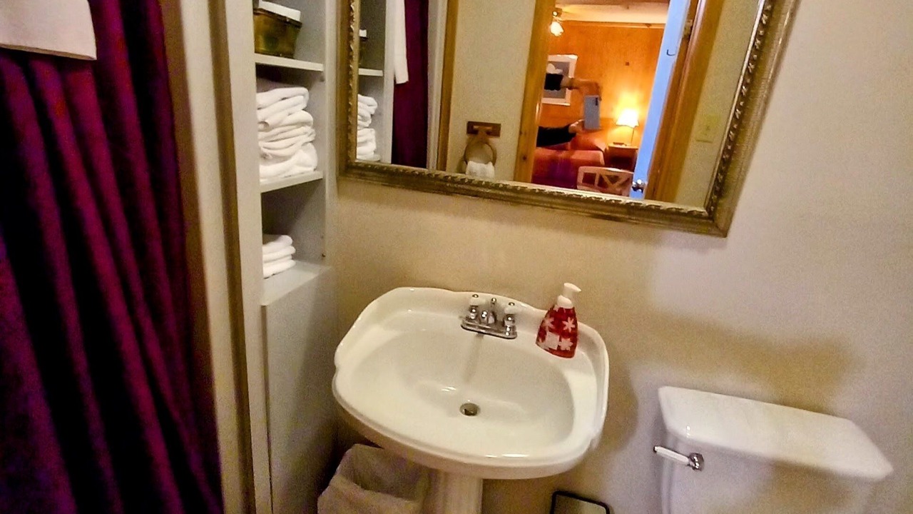 Photo of Bathroom in Lac-Superieur