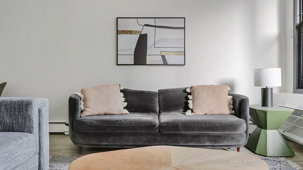 Photo of Livingroom in Rush and Division