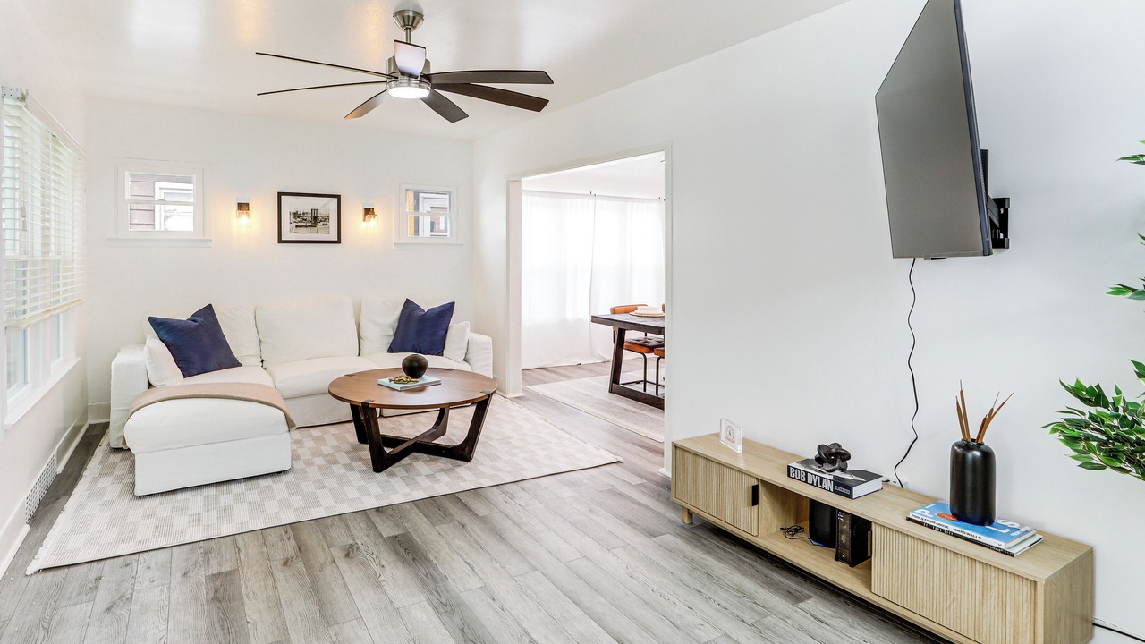 Photo of Livingroom in Eastside