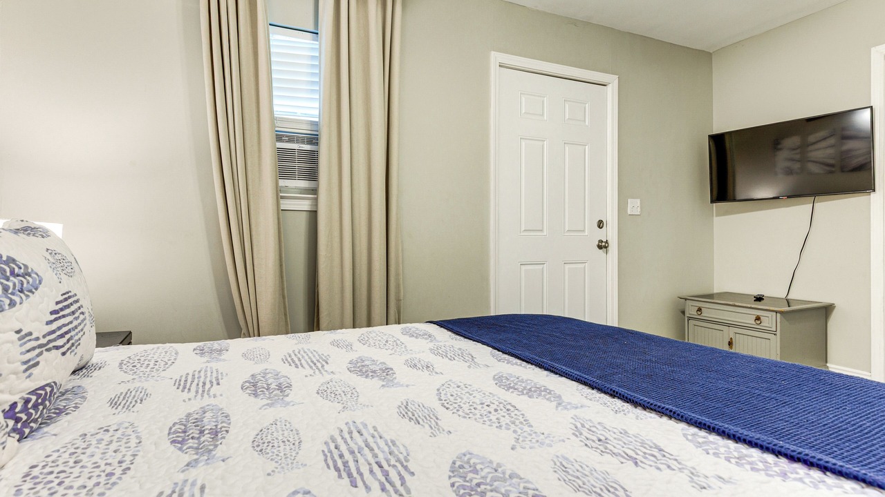 Photo of Bedroom in Theodore