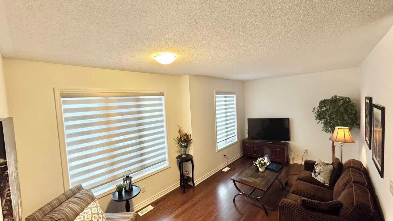 Photo of Livingroom in Oakville