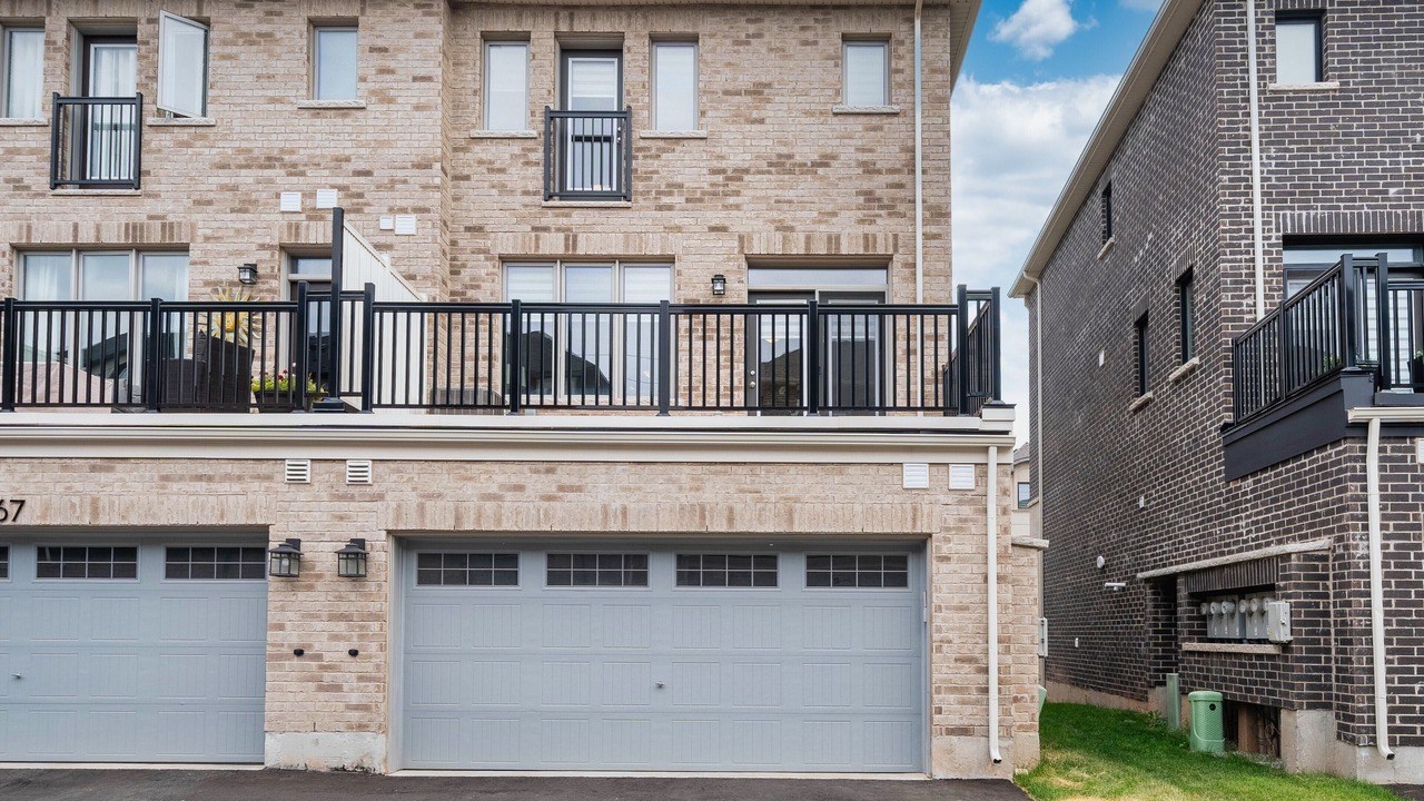Photo of Outdoor in Oakville