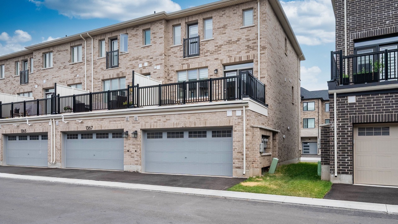 Photo of Outdoor in Oakville