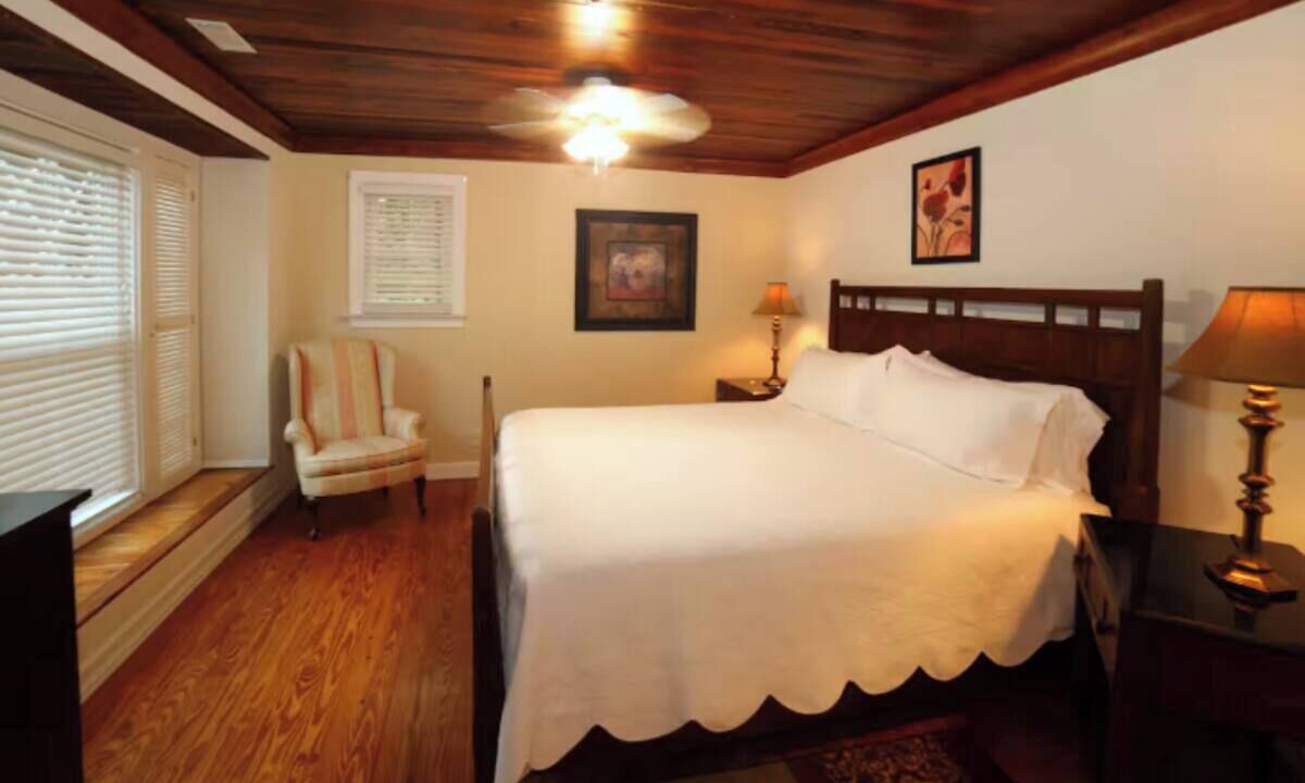 Photo of Bedroom in Aiken