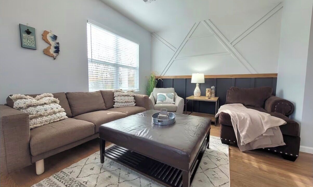 Photo of Livingroom in Neptune City