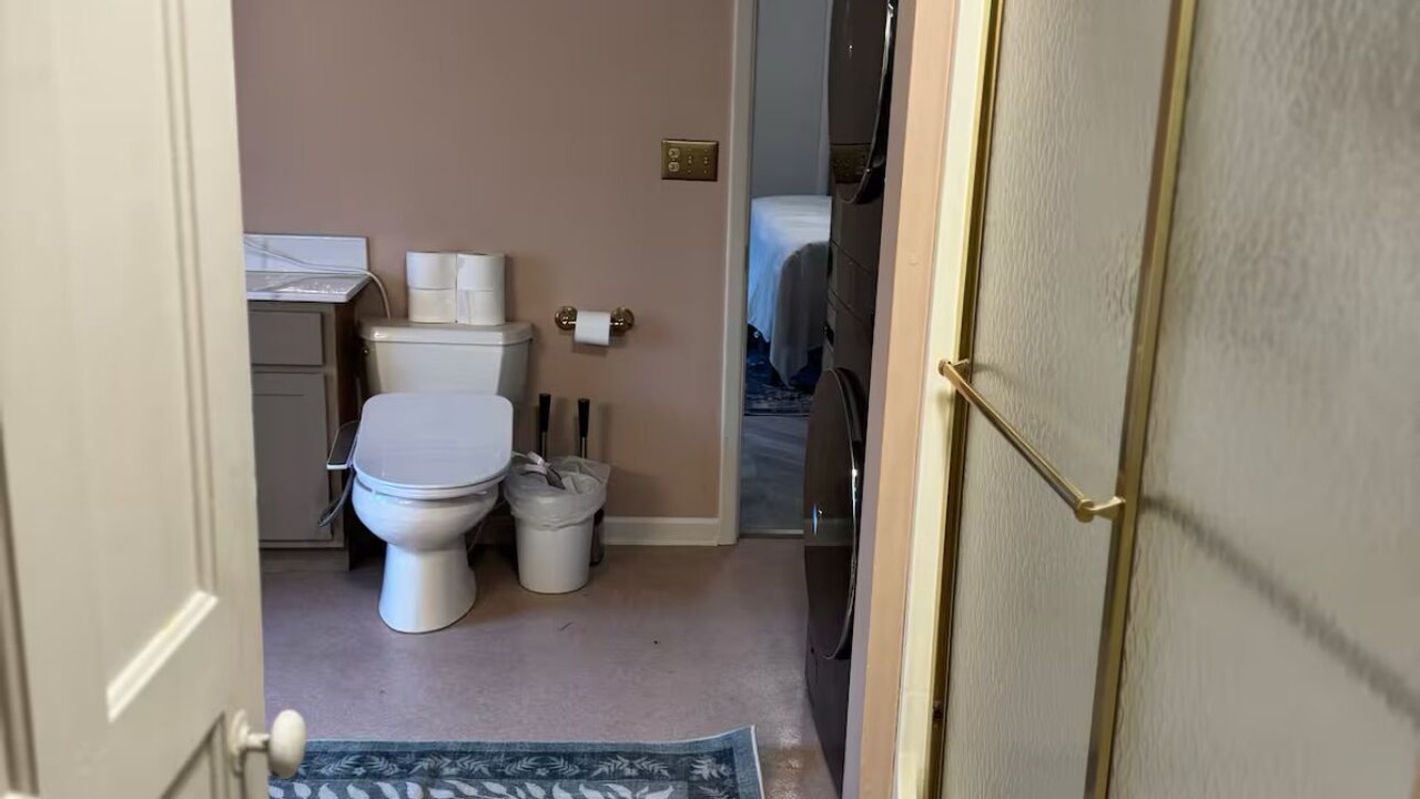 Photo of Bathroom in Town of Aurora