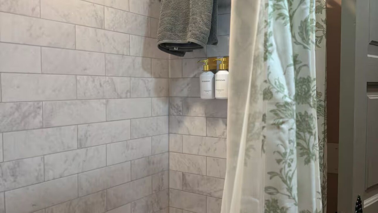 Photo of Bathroom in Town of Aurora