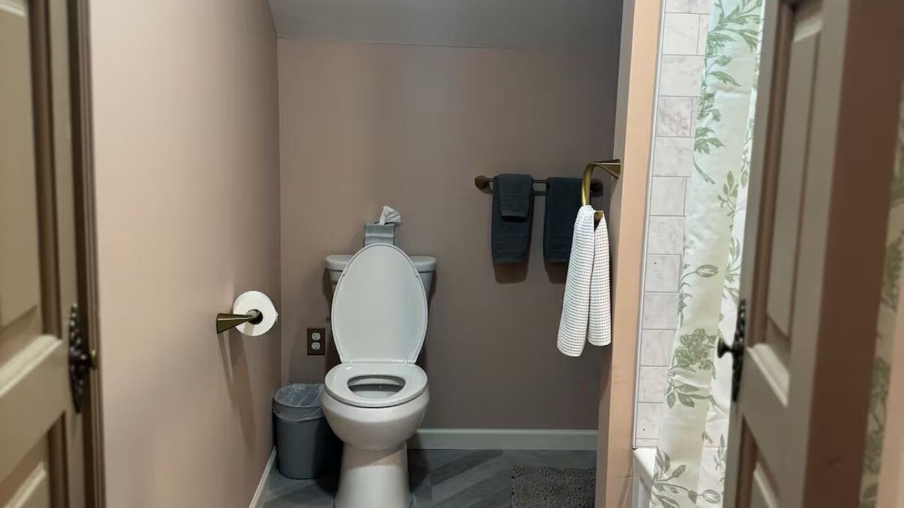 Photo of Bathroom in Town of Aurora