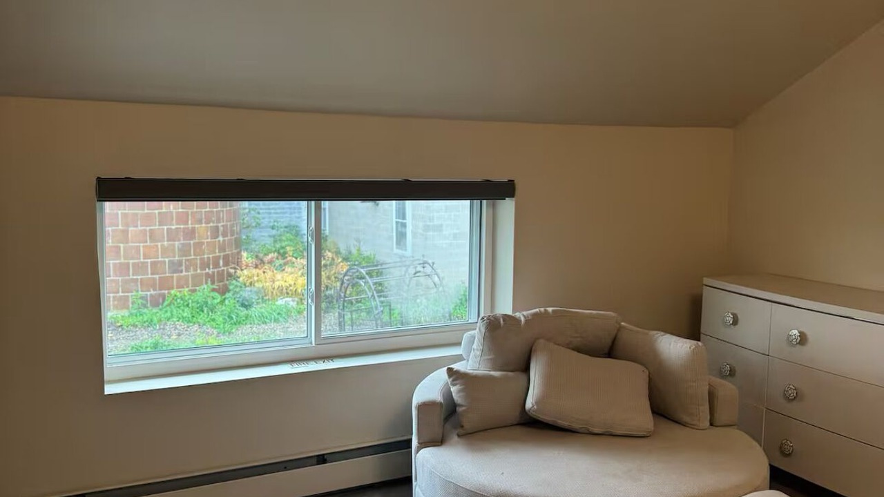 Photo of Livingroom in Town of Aurora