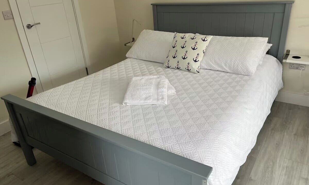 Photo of Others in Netley