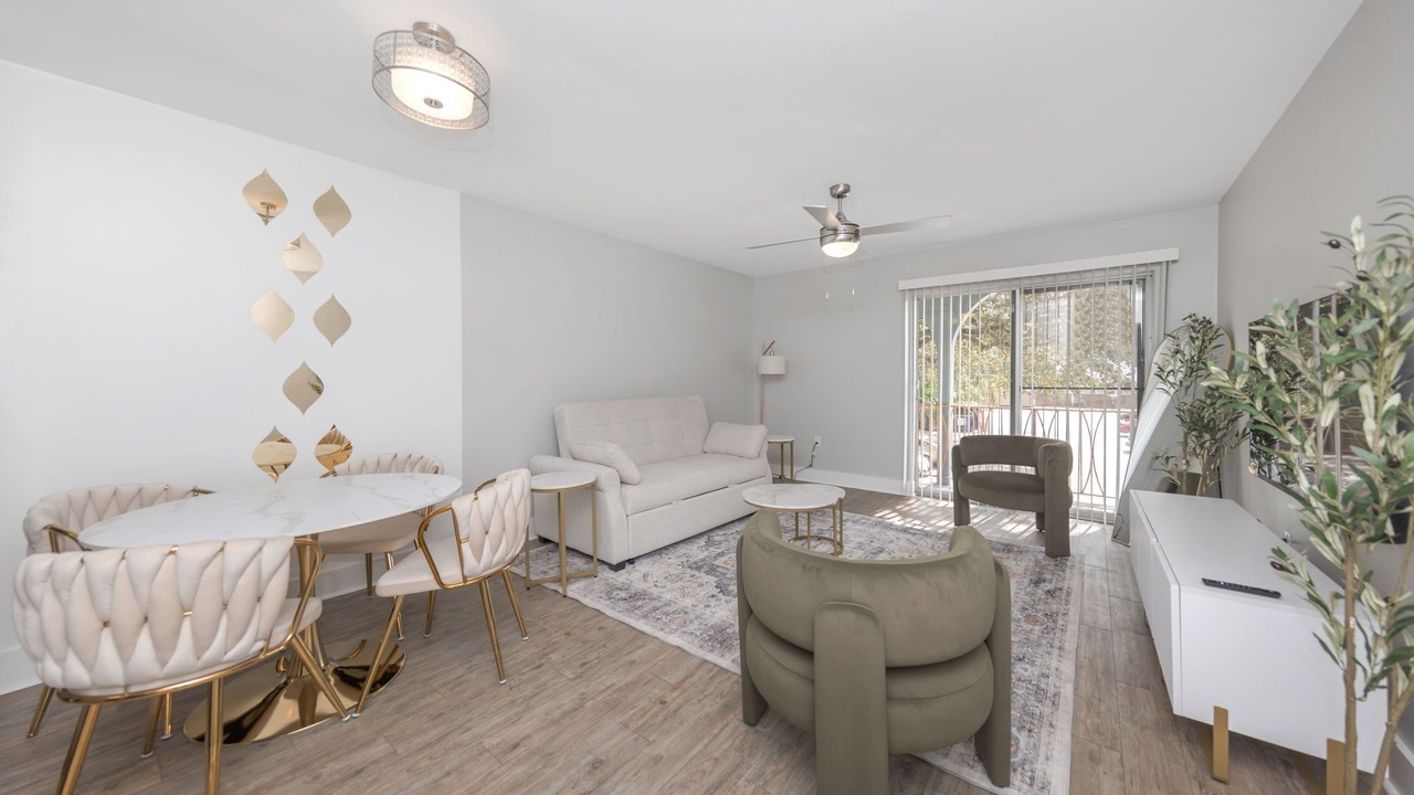 Photo of Livingroom in Beach Park