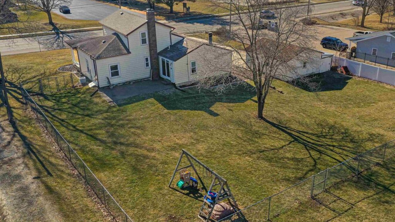 Photo of Outdoor in Elmwood