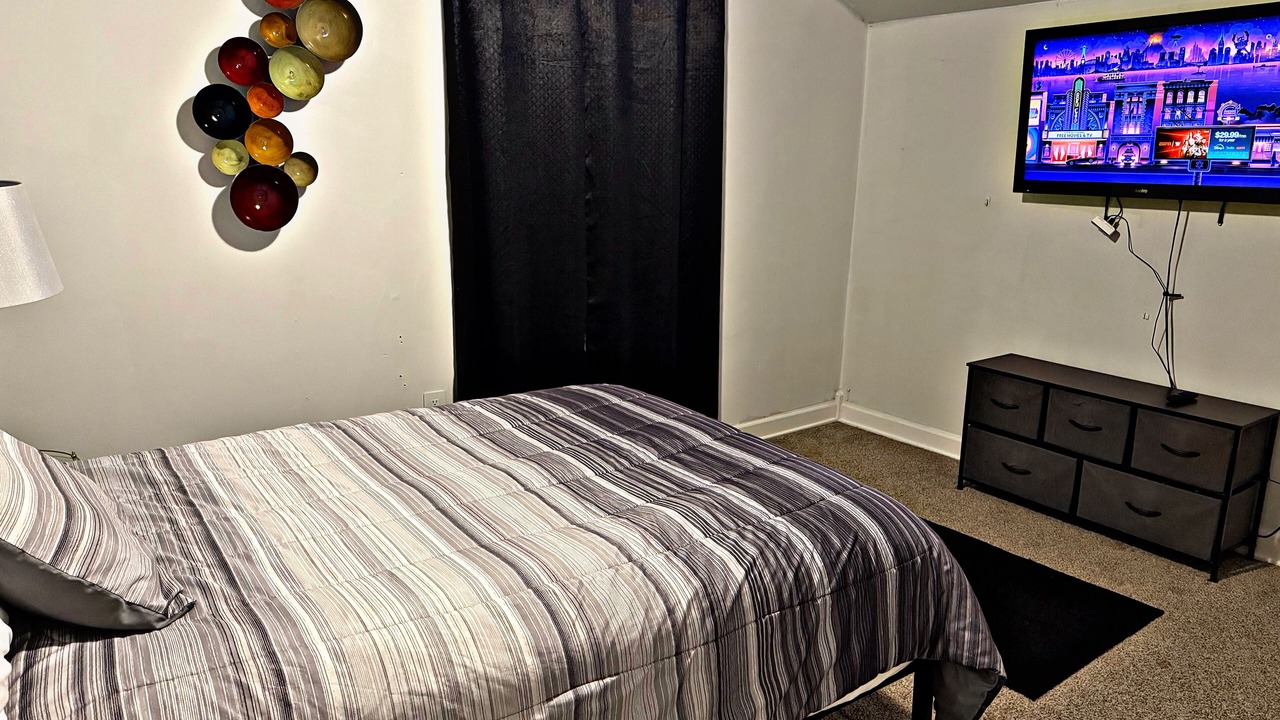 Photo of Bedroom in Elmwood