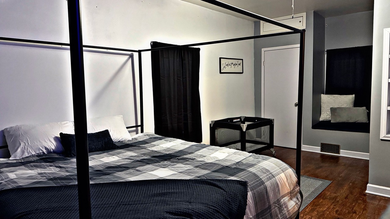Photo of Bedroom in Elmwood