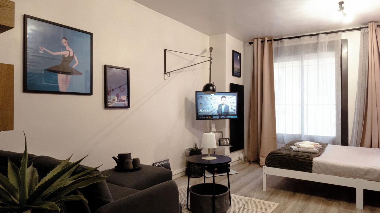Photo of Bedroom in Clemenceau