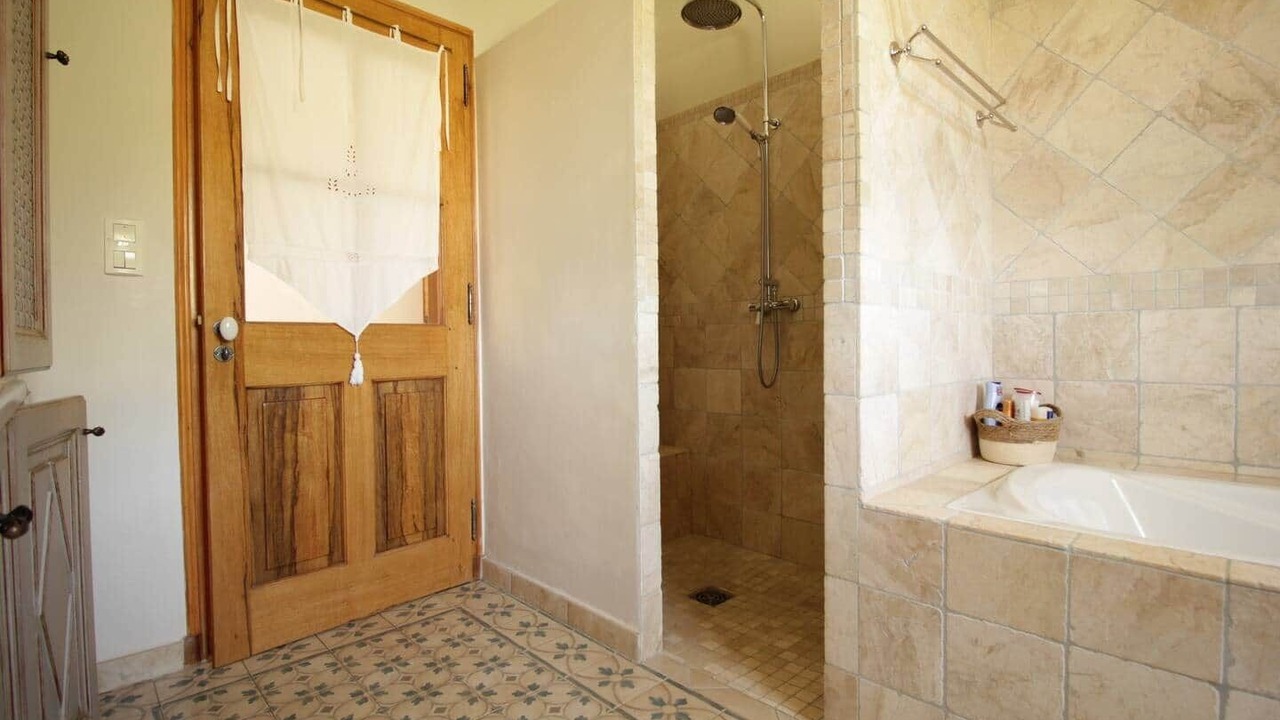Photo of Bathroom in Lagarde Pareol