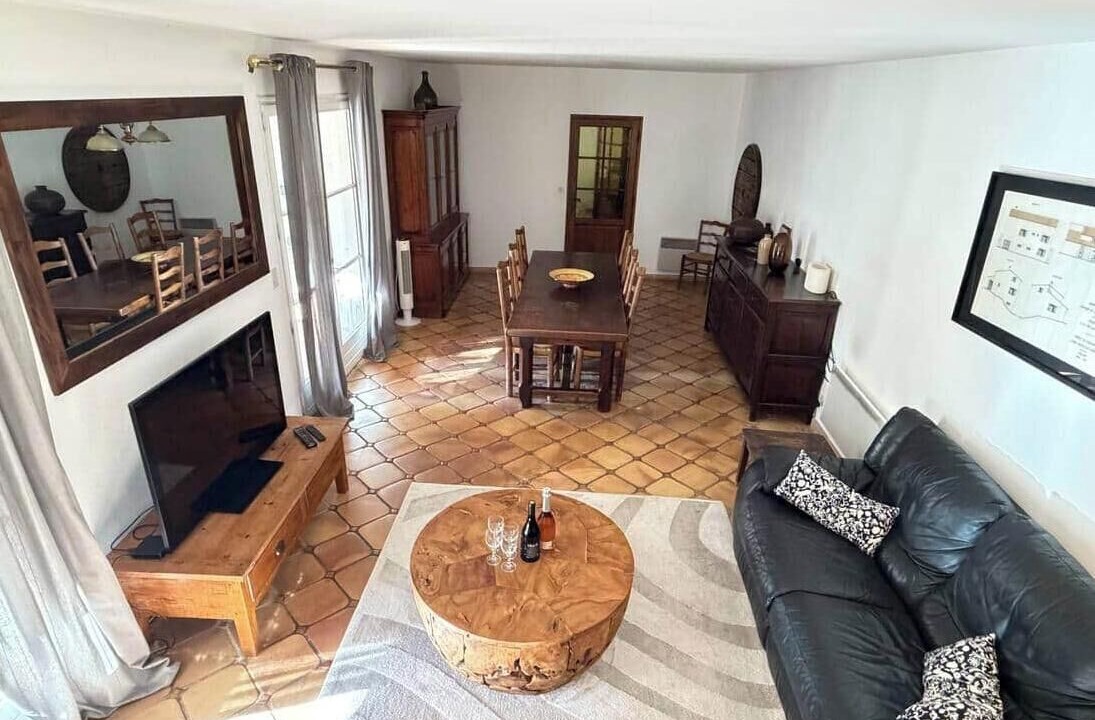 Photo of Livingroom in Saint-Julien-de-Peyrolas