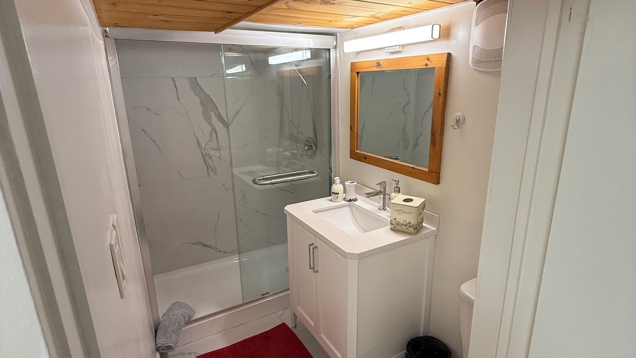Photo of Bathroom in Thornhill