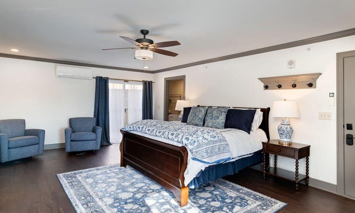 Photo of Bedroom in Parkville