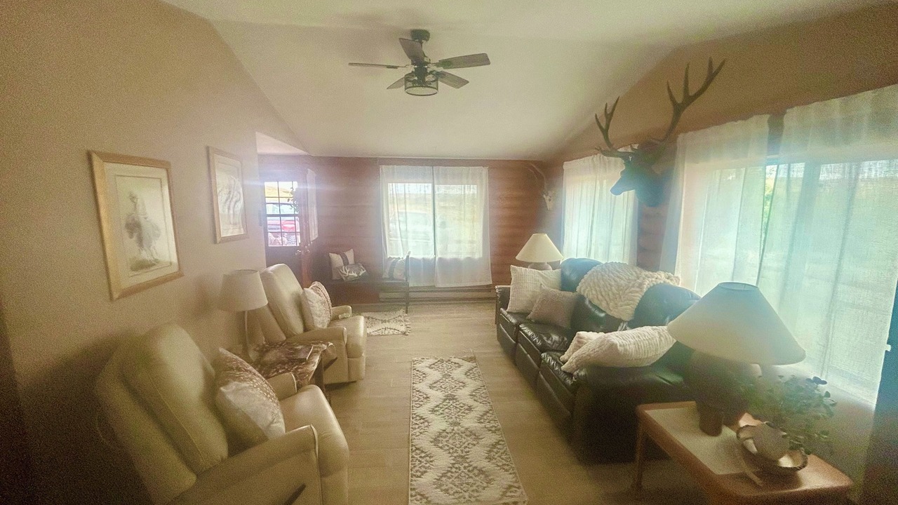 Photo of Livingroom in Glendo