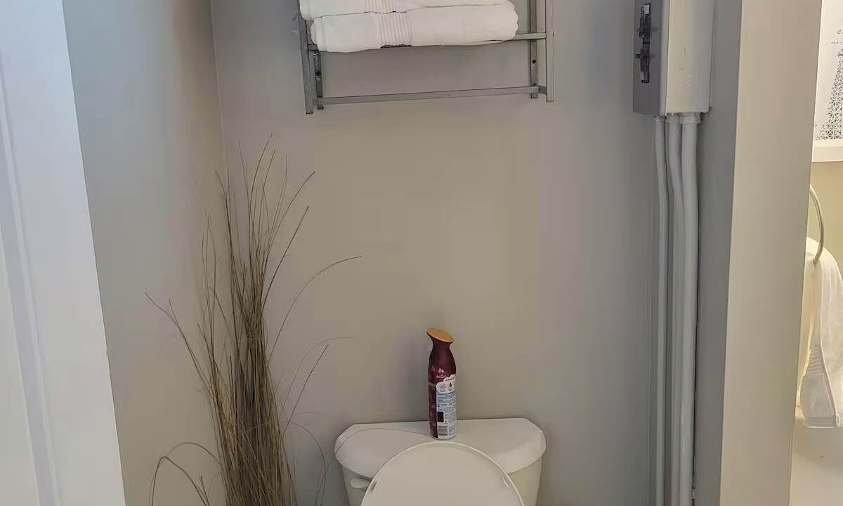 Photo of Bathroom in Shelby Park