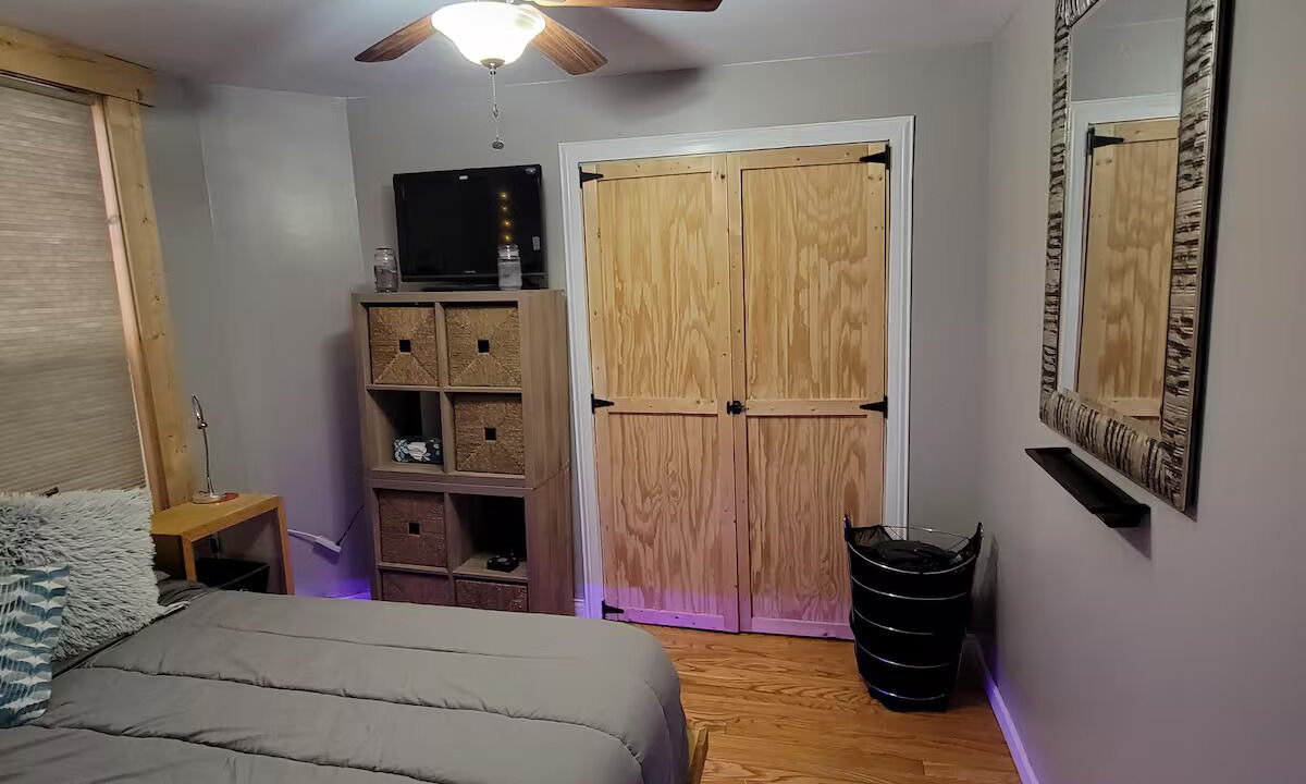 Photo of Bedroom in Shelby Park