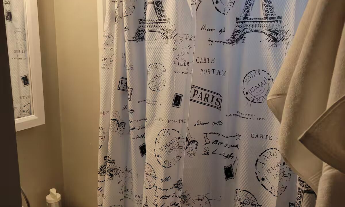 Photo of Bathroom in Shelby Park