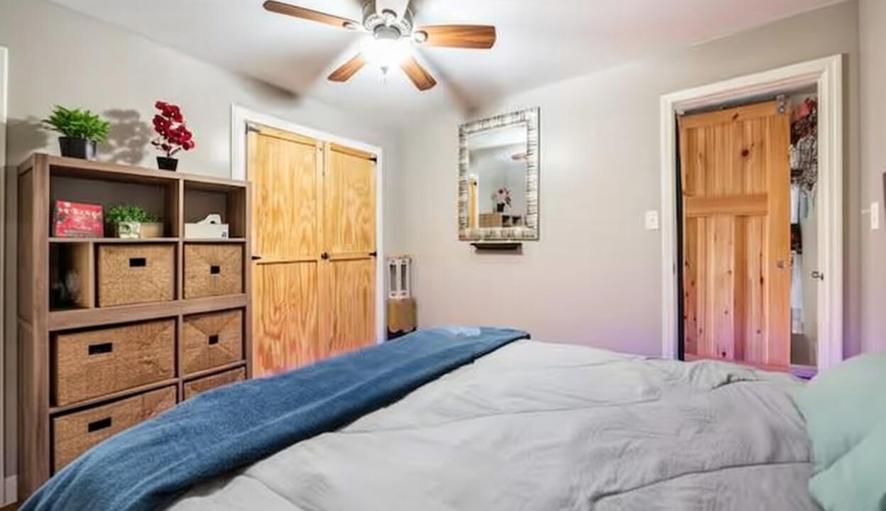Photo of Bedroom in Shelby Park