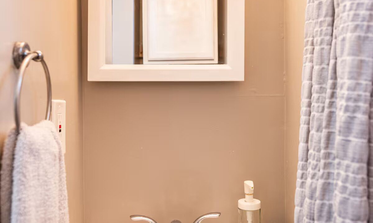 Photo of Bathroom in Shelby Park