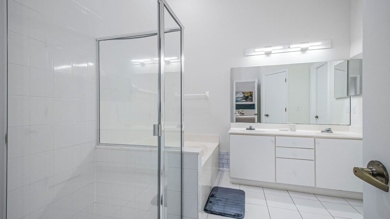 Photo of Bathroom in Lake Davenport Estates