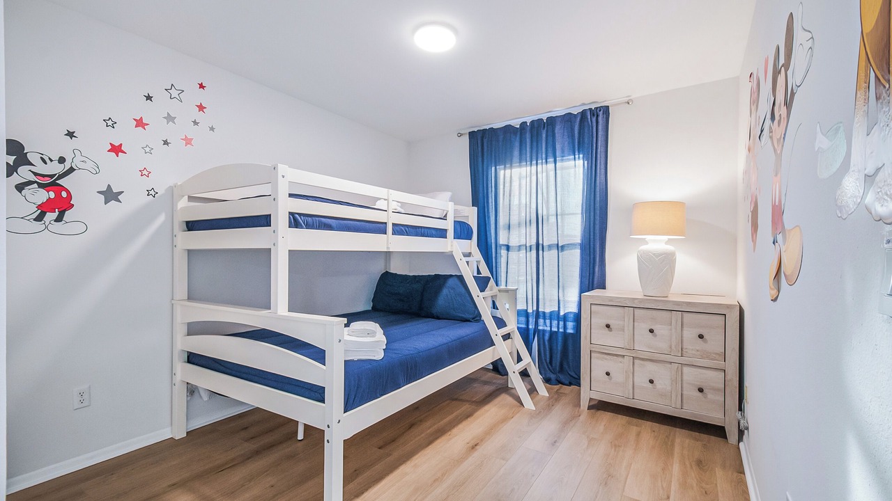 Photo of Bedroom in Lake Davenport Estates