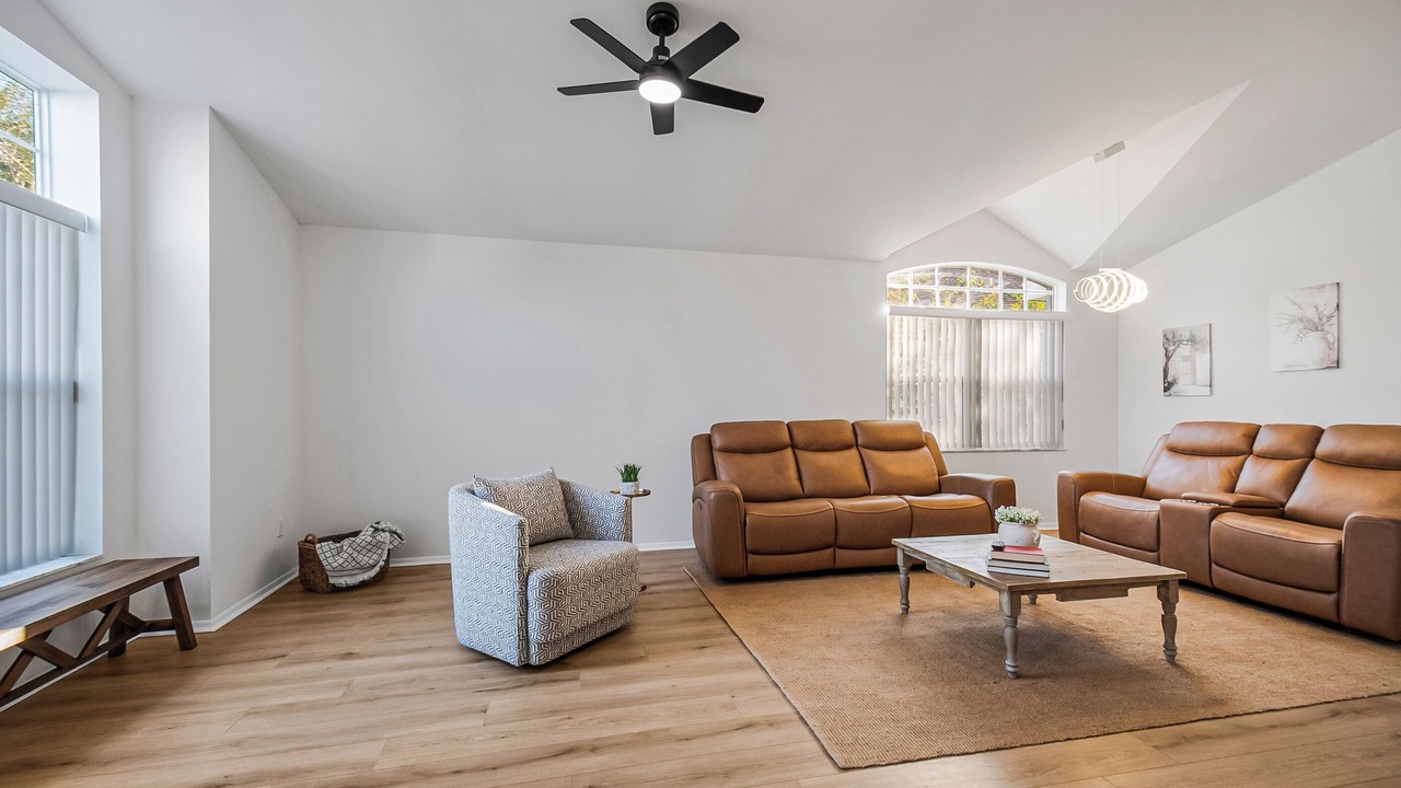 Photo of Livingroom in Lake Davenport Estates