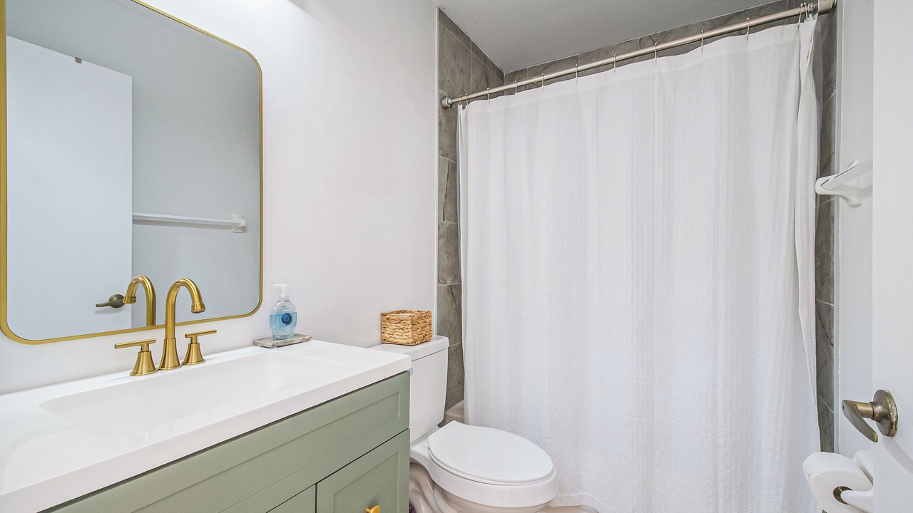 Photo of Bathroom in Lake Davenport Estates