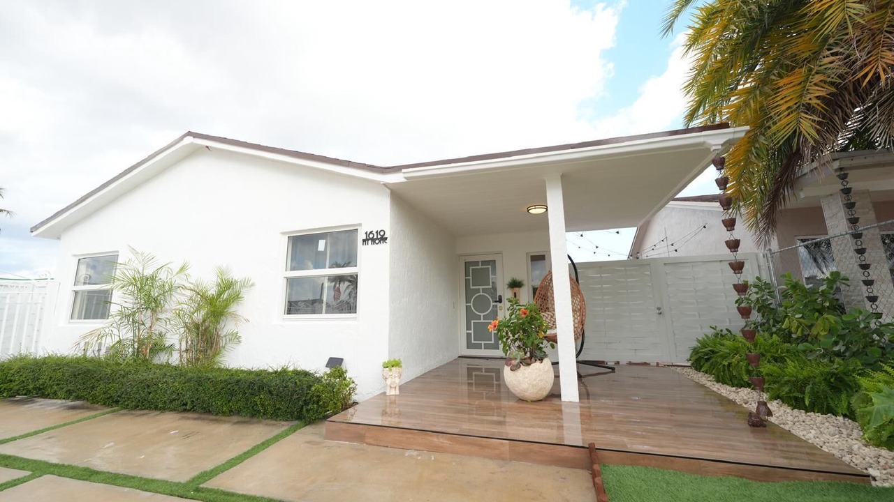 Photo of Outdoor in Tamiami