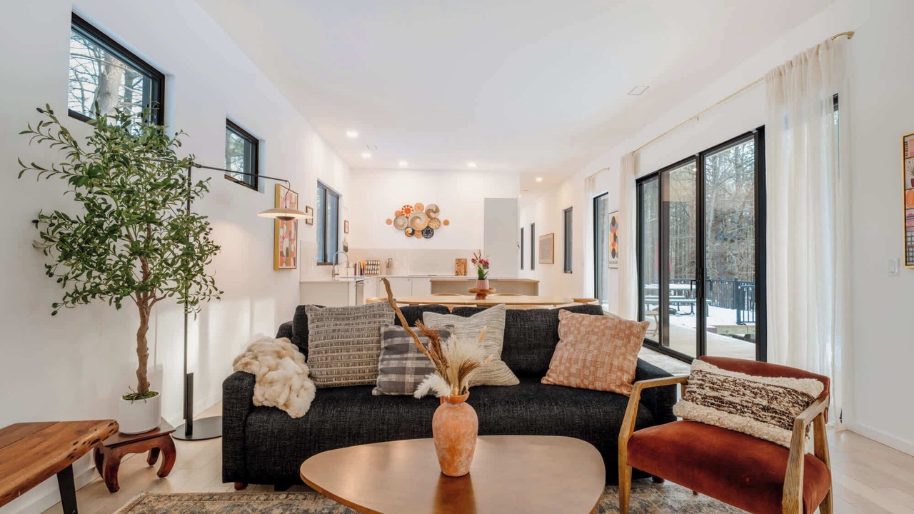 Photo of Livingroom in Round Top