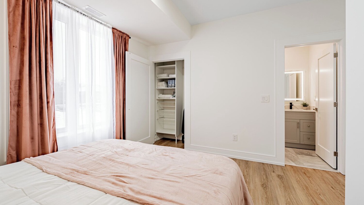 Photo of Bedroom in Oakwood Village